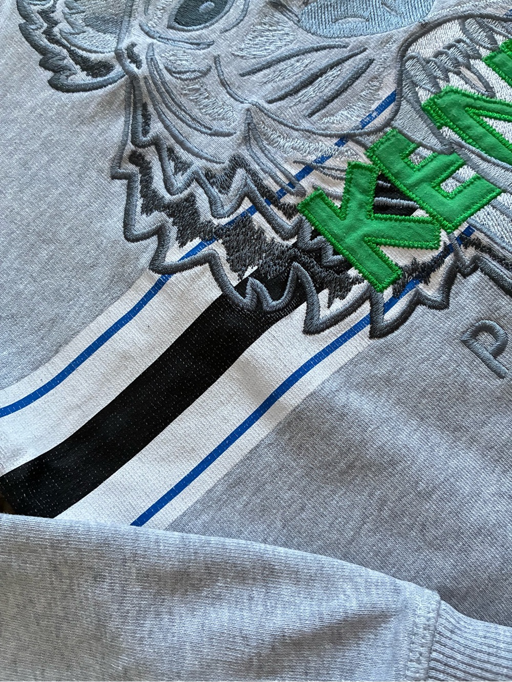 KENZO Women’s Light Gray  Embroidered Tiger Logo Sweatshirt - Picture 4 of 16